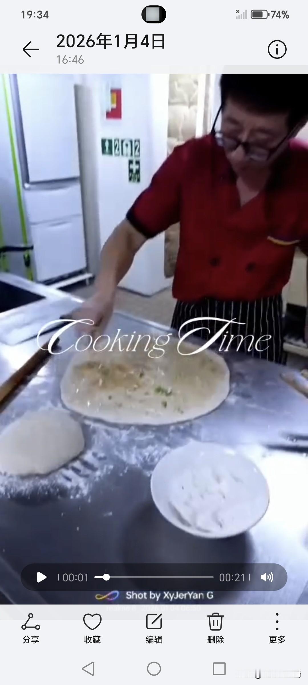 最近一段时间，在做早餐的时候，菲律宾加油很早就来到厨房（5点半左右，不知道睡眠不