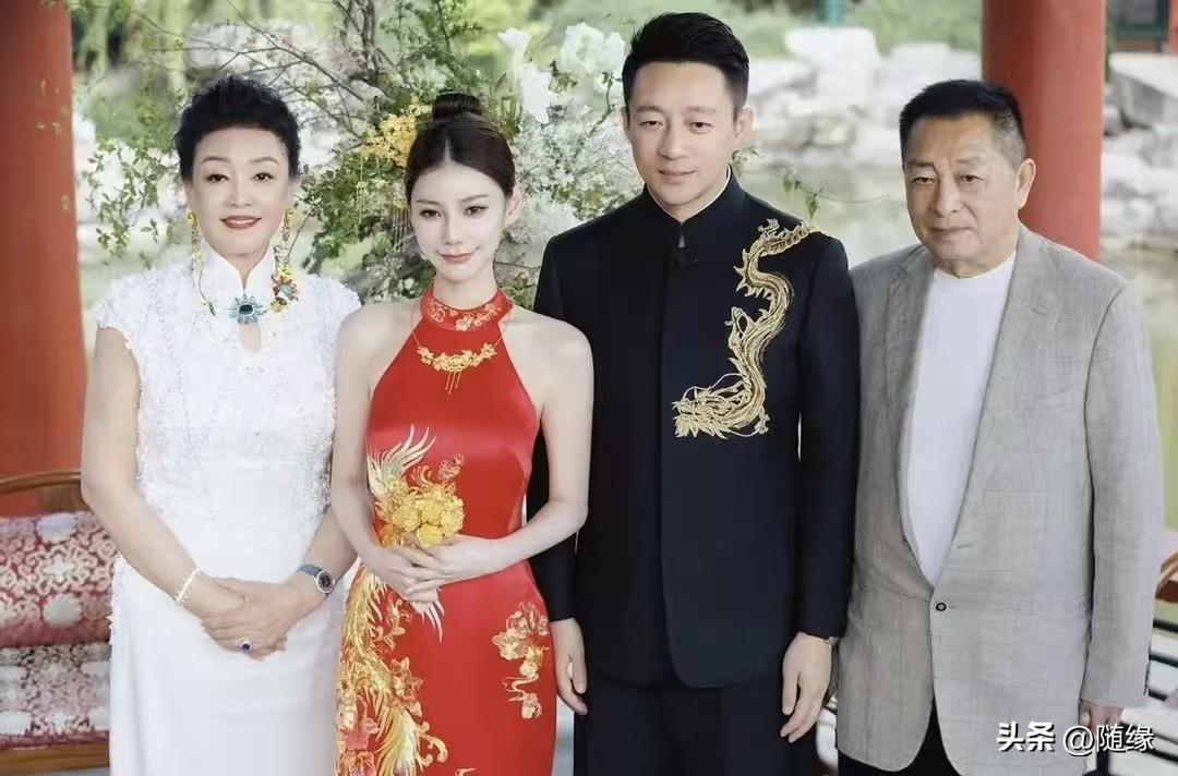 谁能想到
汪小菲一番言论，让马筱梅人设糟遭质疑！
汪小菲直播间时，指责妈妈张兰，