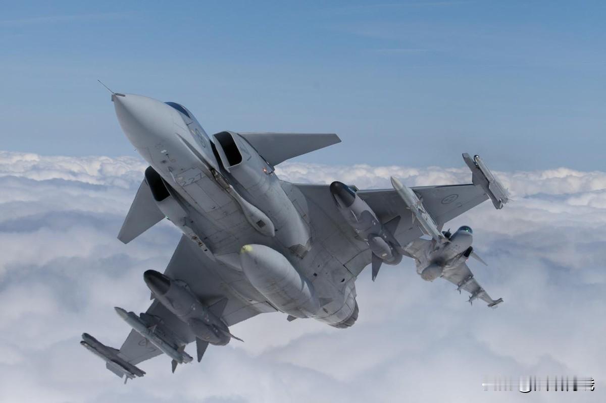 乌媒：俄军飞行员正在追猎F-16战斗机，很快他们就会尝到流星导弹的滋味

来源: