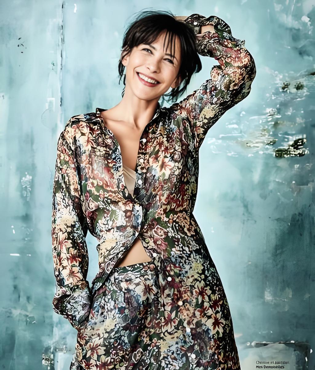 片场，苏菲·玛索吐了。
不是因为怀了。
是为了演活一个性瘾者，她穿过巴黎凌晨三点