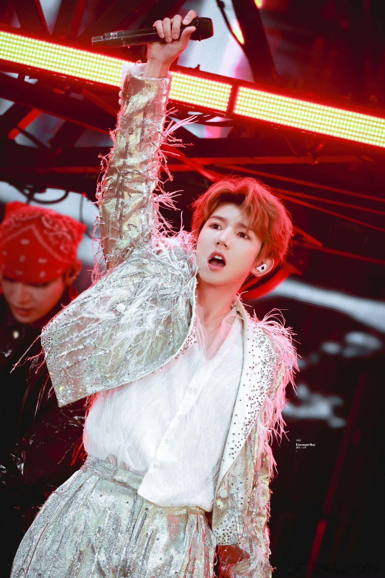 王源王源演唱会宇宙超级无敌大大狂欢深圳演唱会正式开演💚他状态在线活力满满，不仅