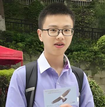 李金珉，来自重庆巴蜀中学的“逆袭式”超级学神，入选国家集训队，获得国际奥数满分金