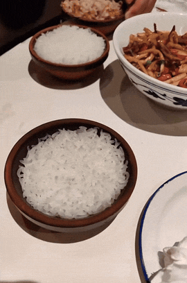 来来来，都来报个数，这种碗换你，你能吃几碗？