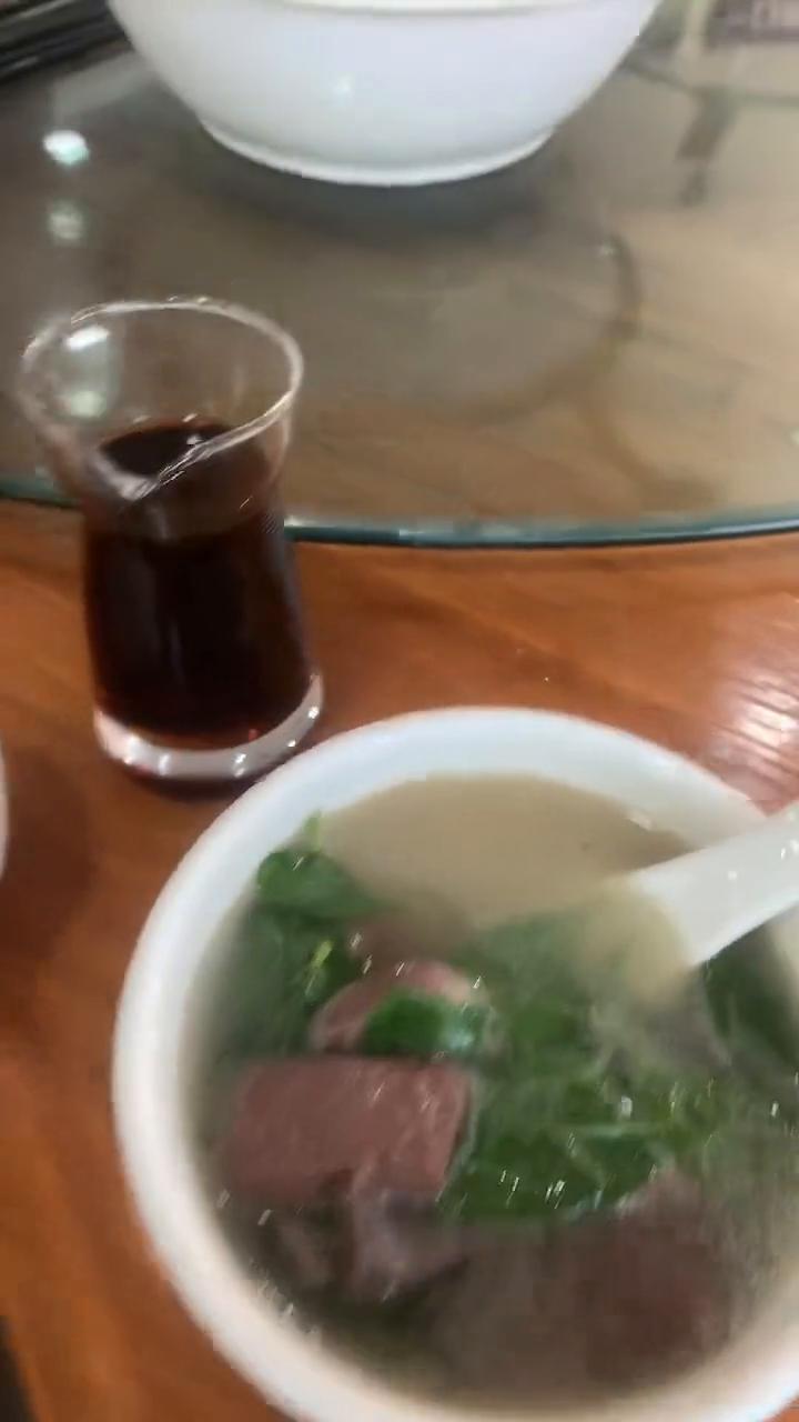 给你妈妈吃，跟个黑麻椒这样子，是个九级的。