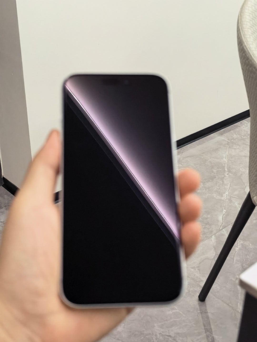 出行前把膜都换一下，给iPhone17 Pro Max贴上了的AR抗反射的钢化膜