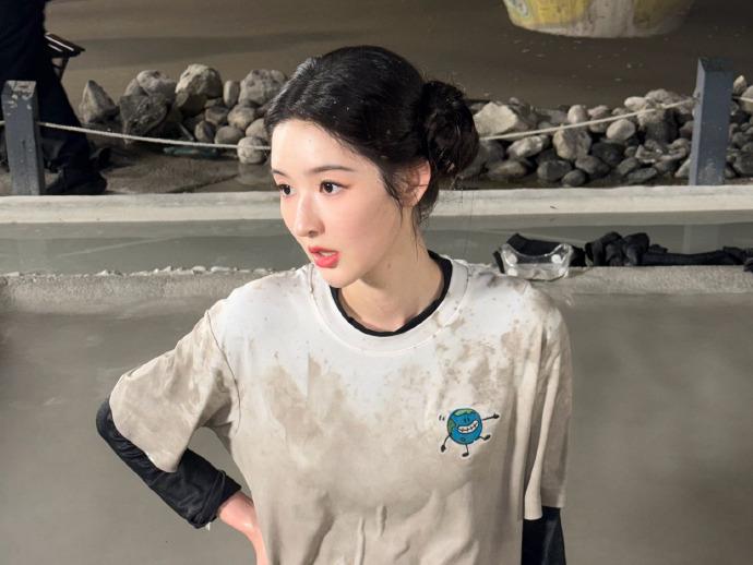 “捞起一只沾满泥浆的甜妹汤圆”，这形容太妙啦，就好像把王玉雯可爱又灵动的特质精准