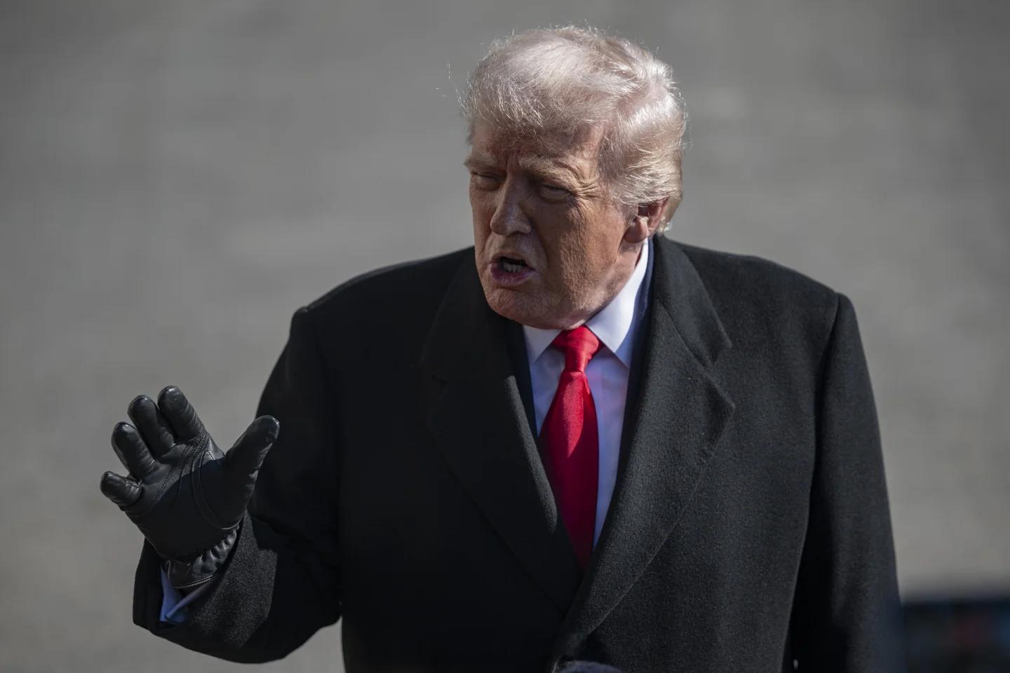 川普说伊朗出现政权更迭似乎会是最好的结果 这篇报道围绕川普在二月十三日发表的言论