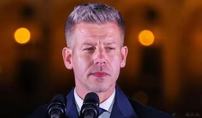 匈牙利新总理马扎尔近日公开表示，欧尔班阵营的关联富豪正将数百亿资产转移至海外，目