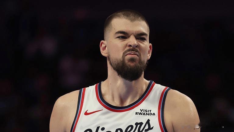 祖巴茨也要走了，不打骑士有说法



快船主场迎战骑士，祖巴茨缺席比赛，很难说这