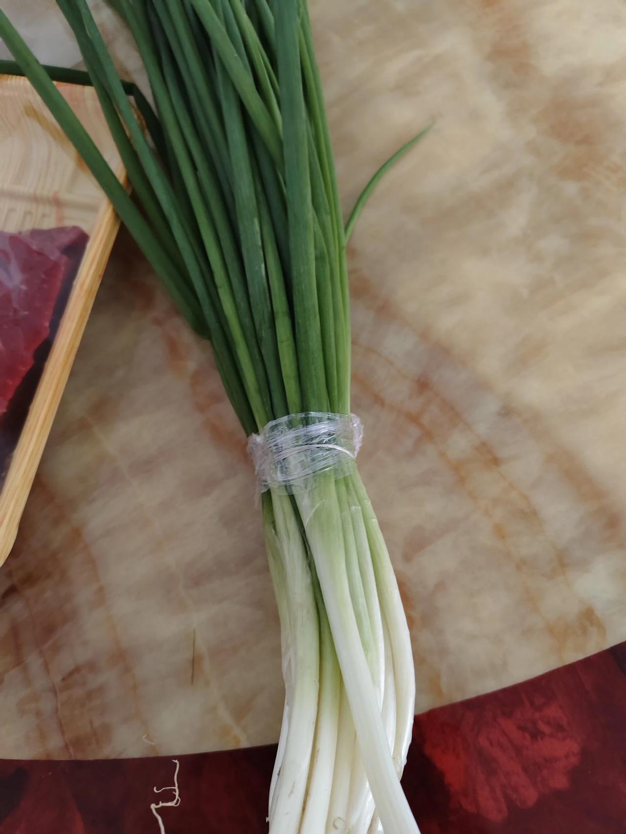 南方的朋友回避一下，我向北方的朋友汇报一下我今天购买的食材。坐标广西桂林。两个人