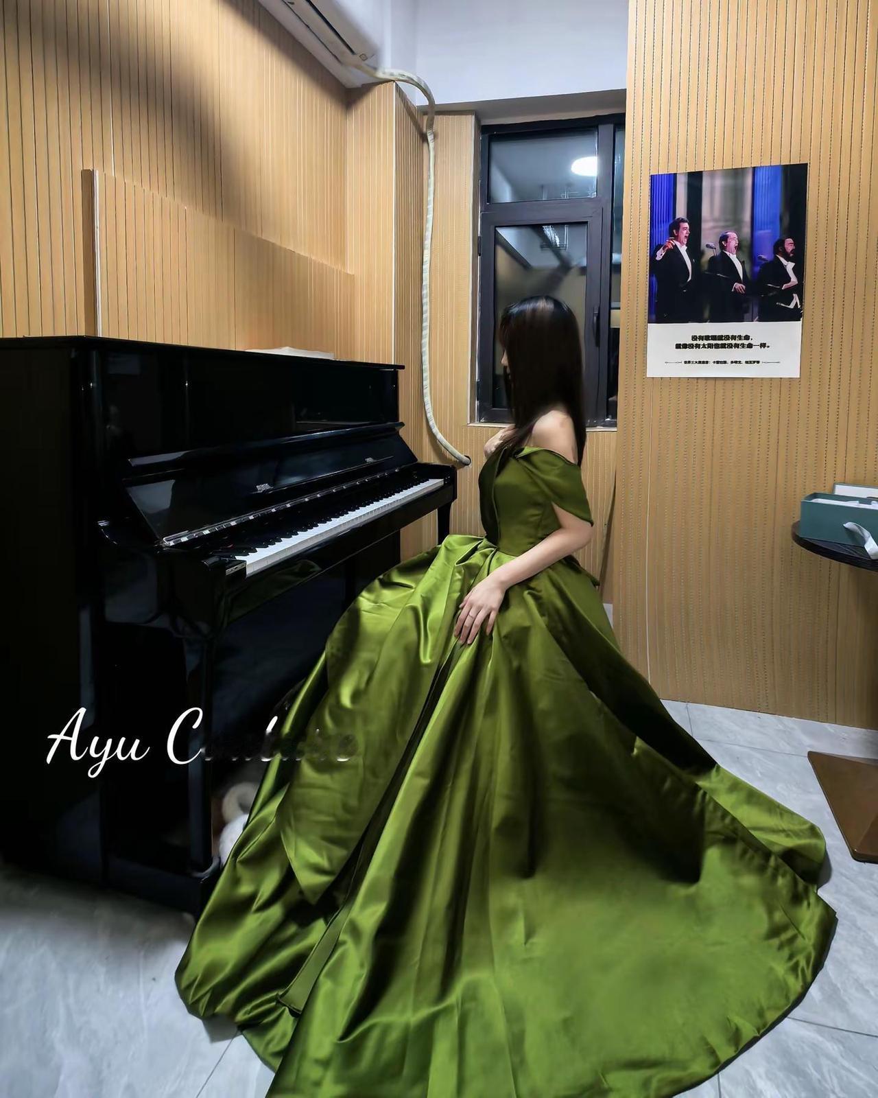 礼服顾客返图｜客妹的美貌 我的荣耀👑。美女本人：@肚子⁵⁵叫 好美好美啊……礼