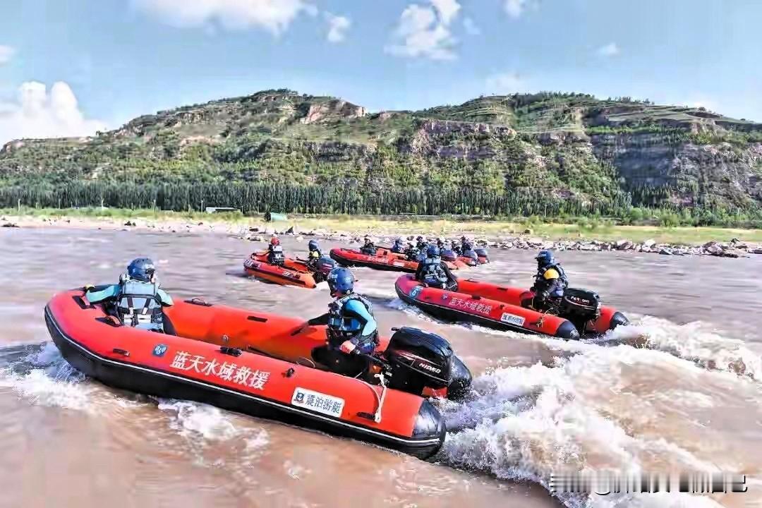 🔥榆林米脂爆赞！这群“平民英雄”真的太戳心了！
 
家人们！今天必须给米脂蓝天