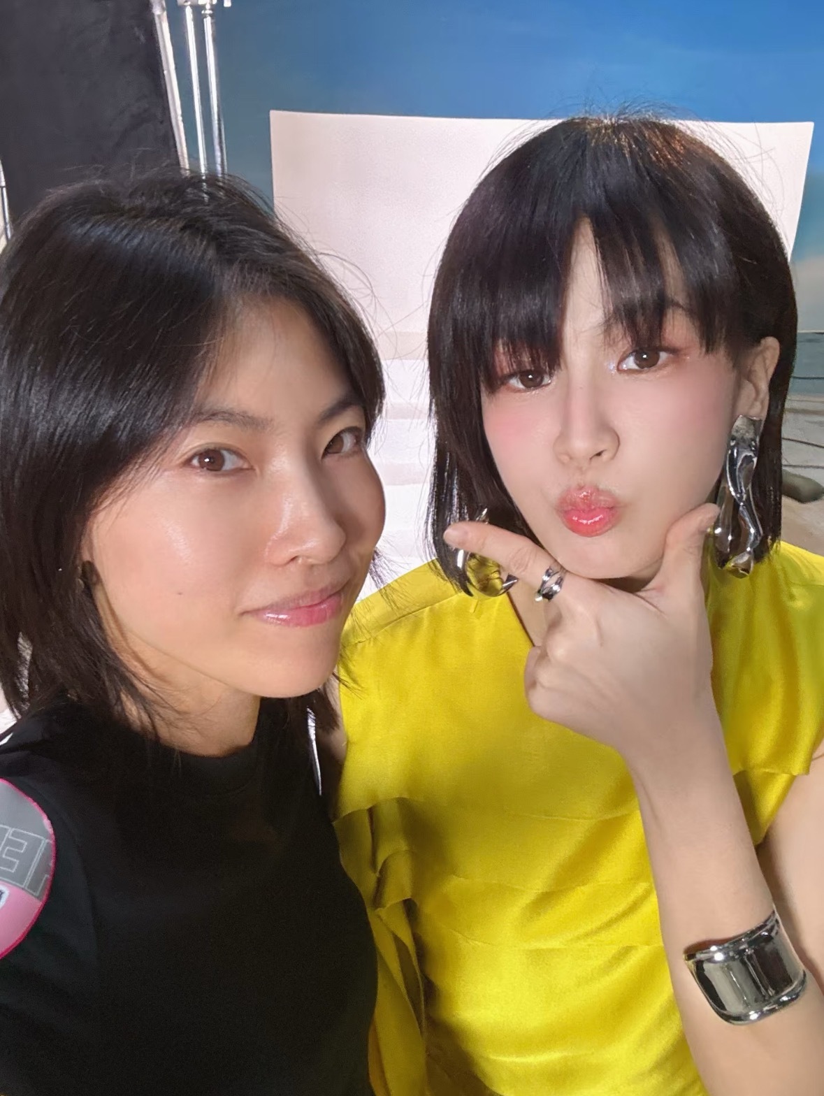 卧槽你咋这么漂亮女孩 