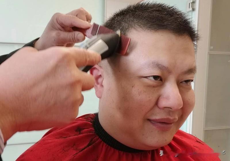 正月剃头死舅舅？真相来了 正月剃头死舅舅这说法，真的是流传已久。小时候一到正月，