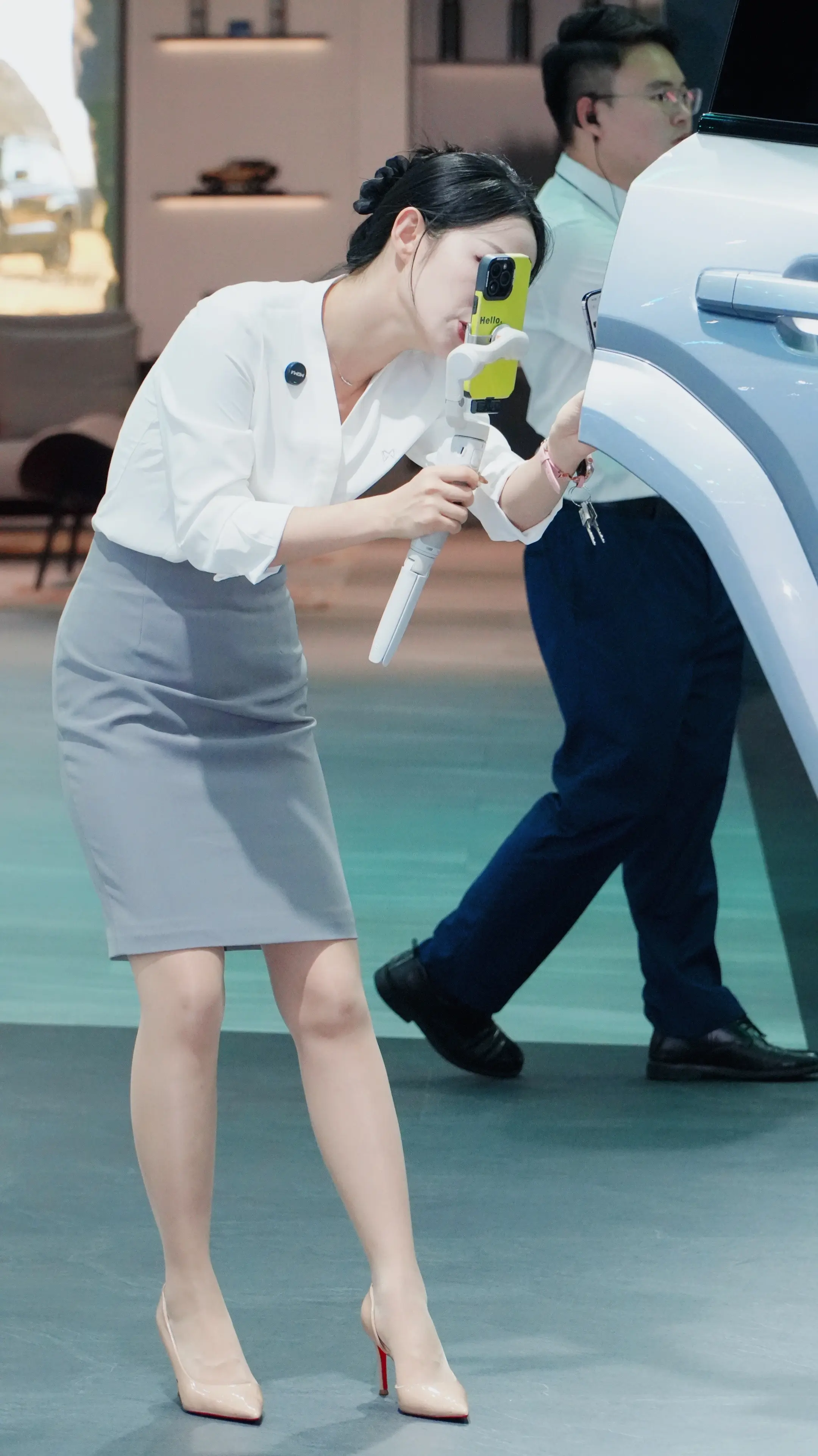 对职业装毫无抵抗力。