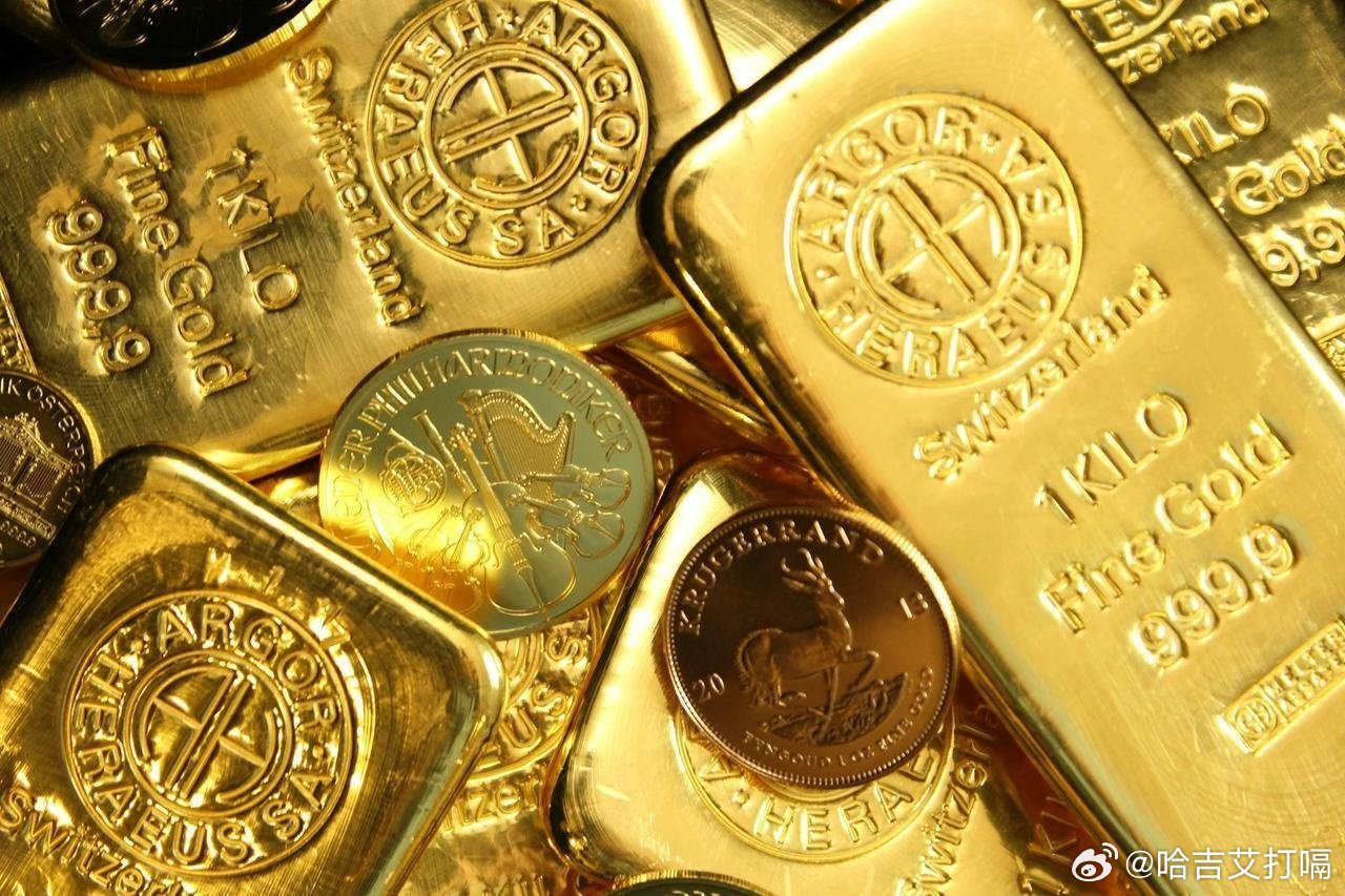凤凰新闻【跌回3字头，半年回撤30%，黄金现在能买吗？】首先，咱们得先给这波“黄