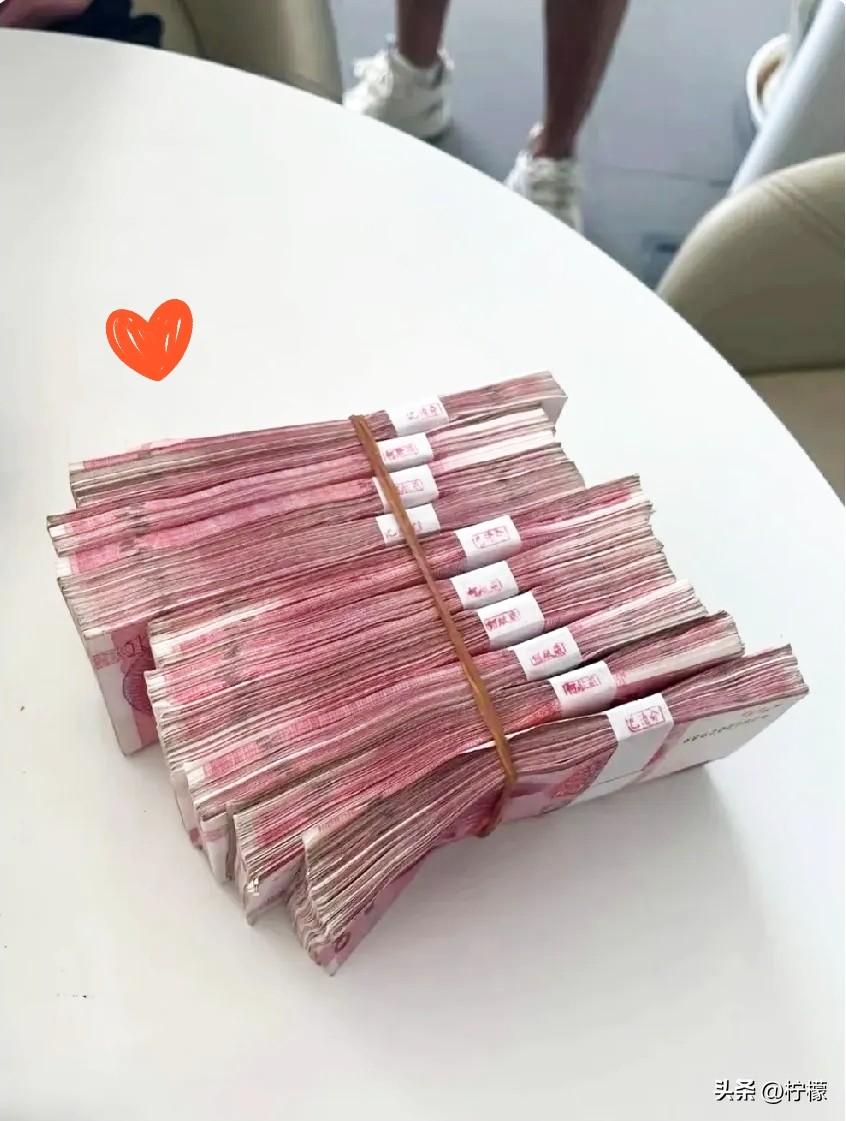 现在银行也开始卷起来了！
昨天我15万到期，本来想继续转存，结果发现一家银行三年