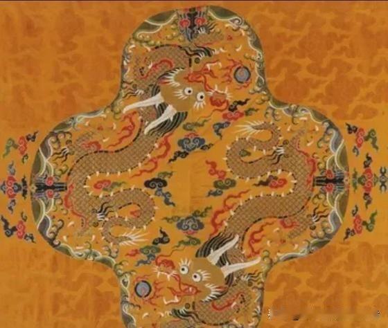 1个小柿蒂，流传上千年！古人的国风浪漫藏在细节里
 
平日里吃完柿子，我们总会随