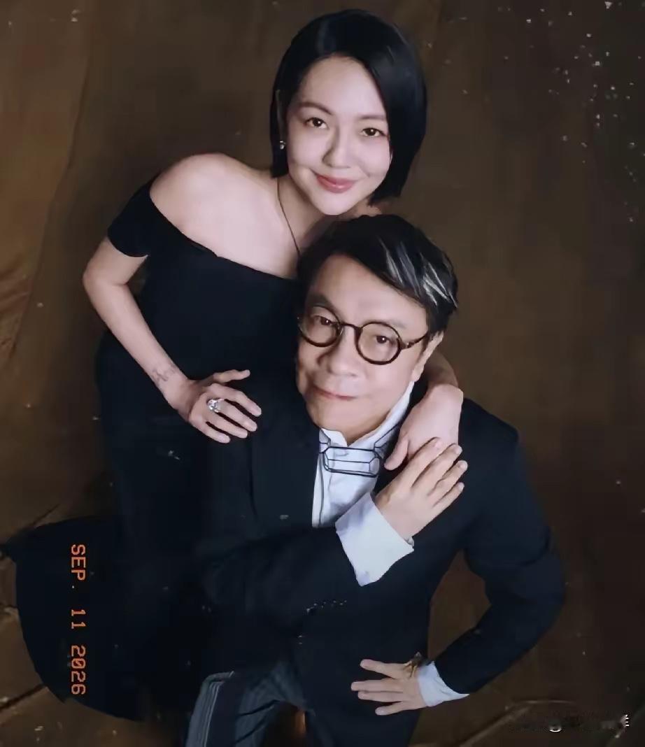 小S最近，好运不断，再次和自己合作多年的搭档一起合作。总有太多的感动，这样的友谊