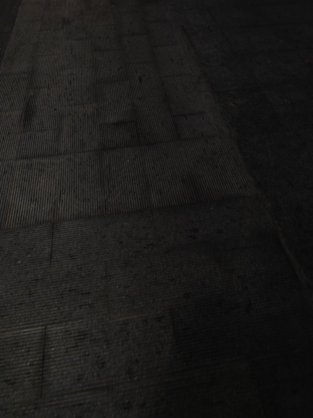 想了一些赛博恐怖：你买的手机主板，是从别人的手机拆下的还有别人把手机求你还给他的