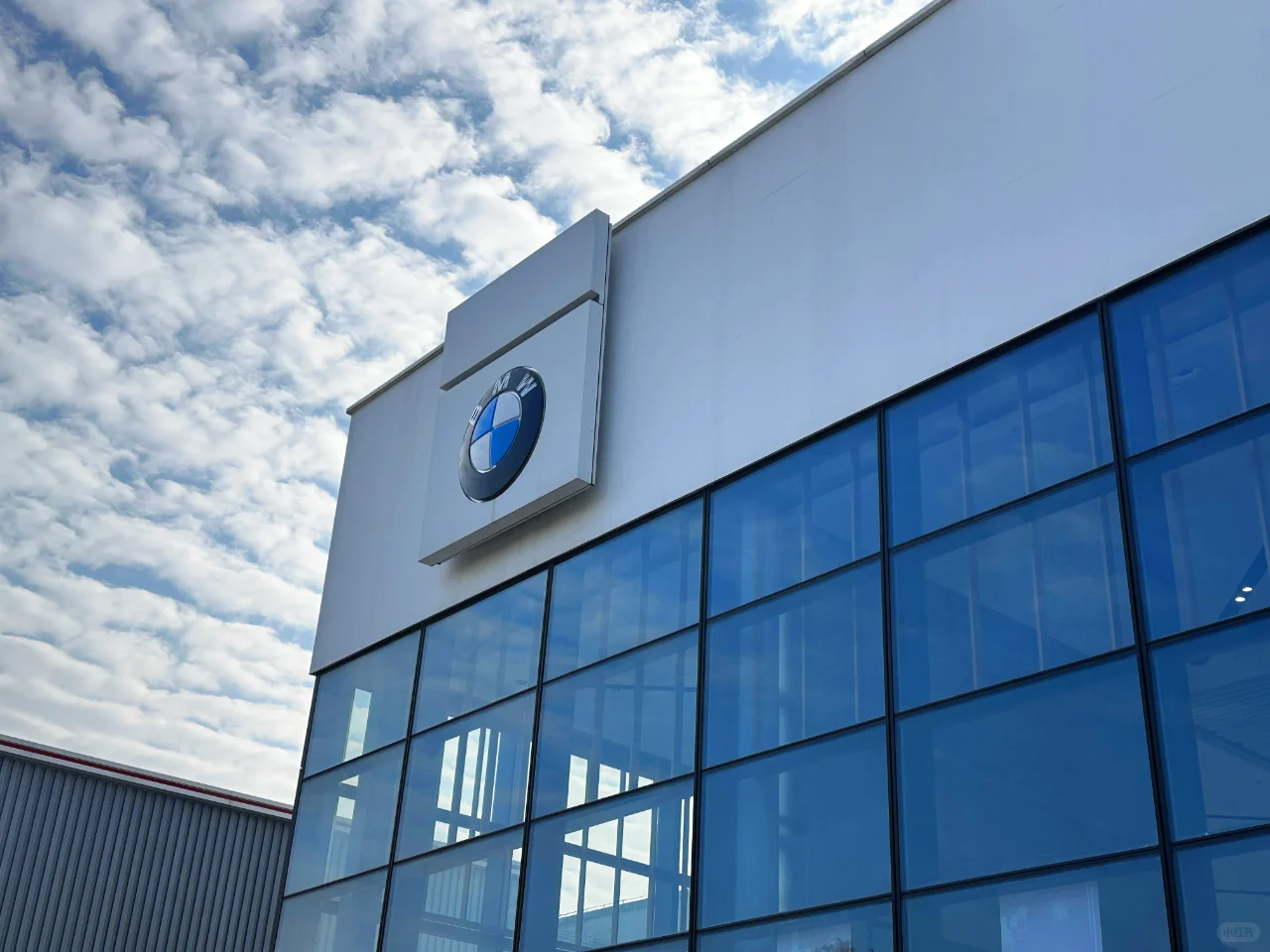 【蛇来运转过新年，五福临门开宝马】