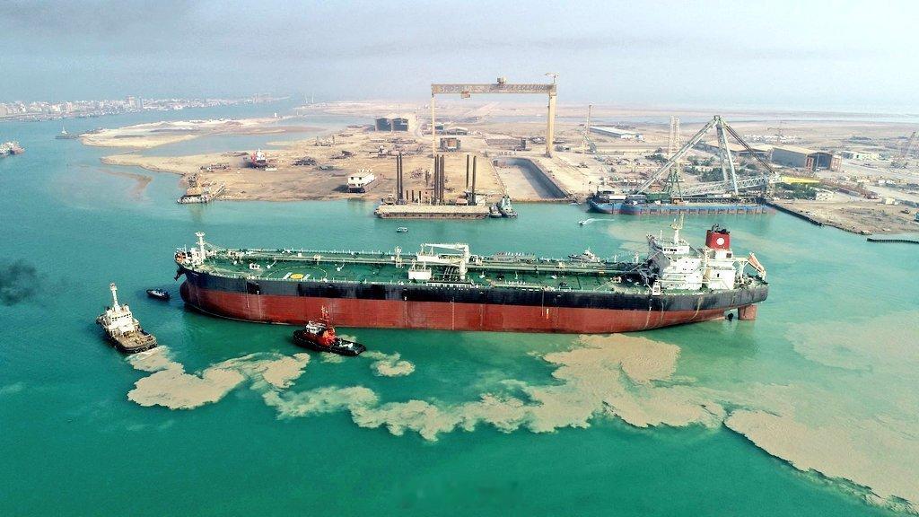 刚刚收到的消息：美国总统特朗普已下达命令，全面禁止受制裁的油轮进出委内瑞拉。全球