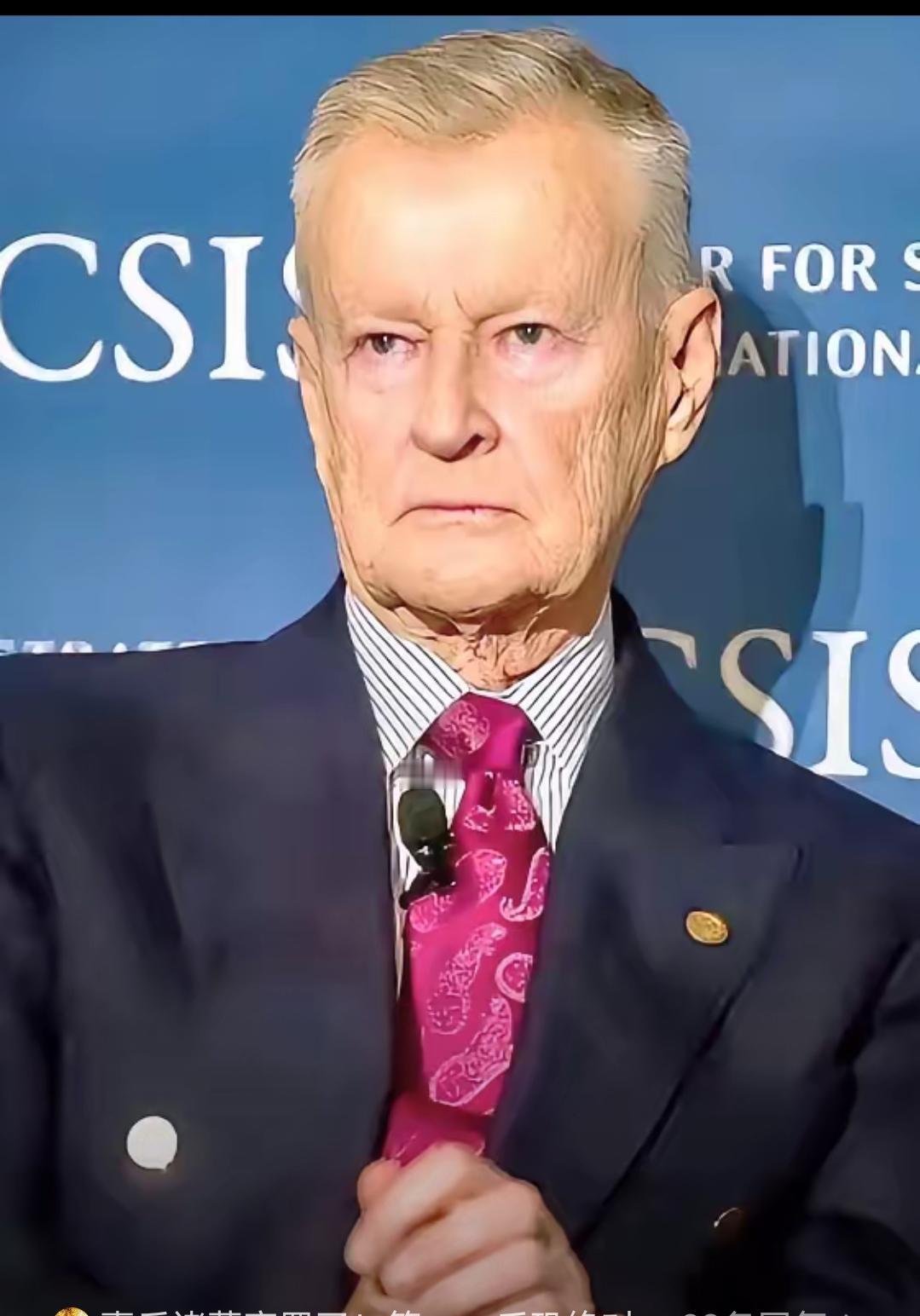 美国顶级战略家布热津斯基晚年的一声长叹，道破了21世纪美国最致命的战略昏招！沉迷