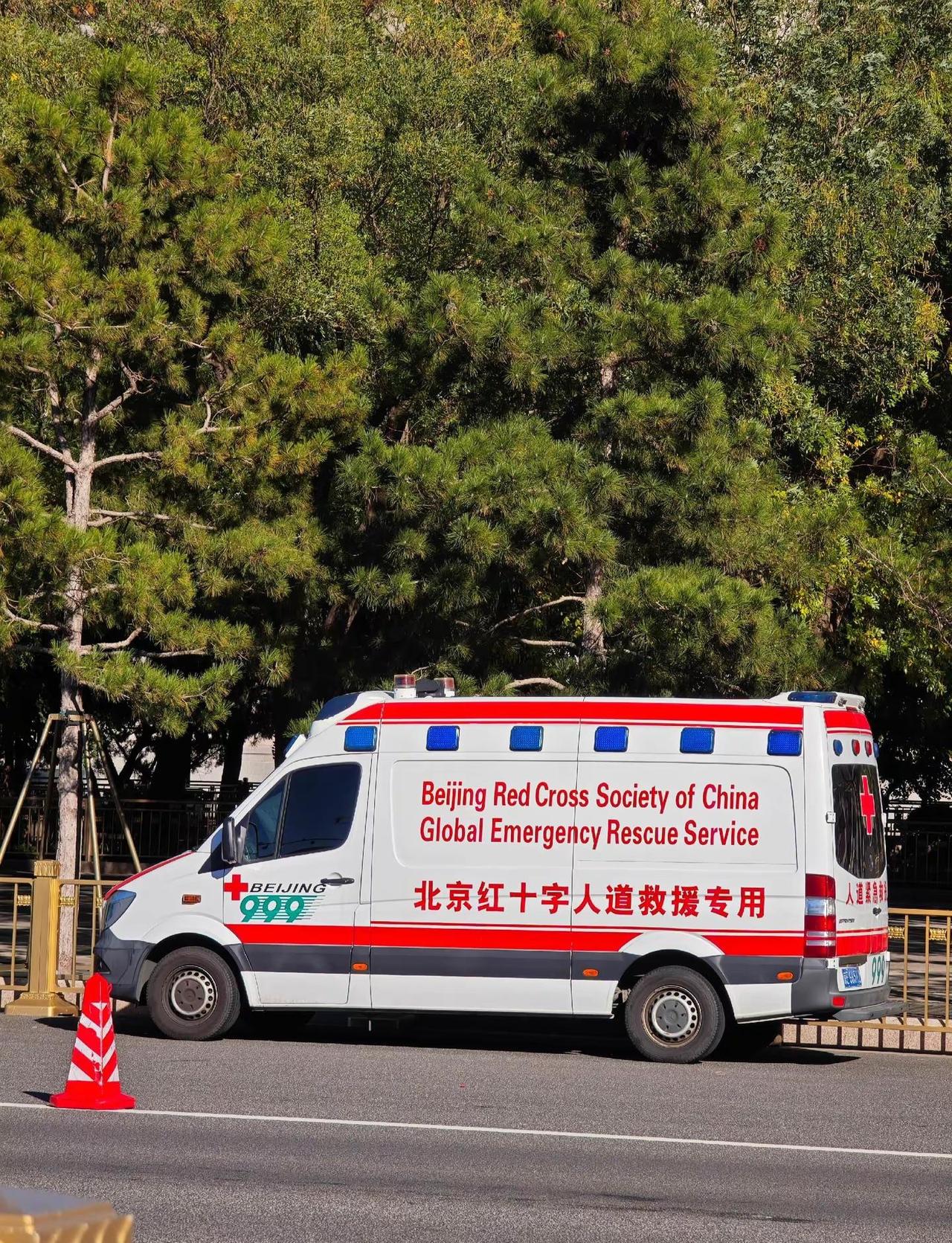 BEIJING 999🚑。Mercedes-Benz Sprinter 324
