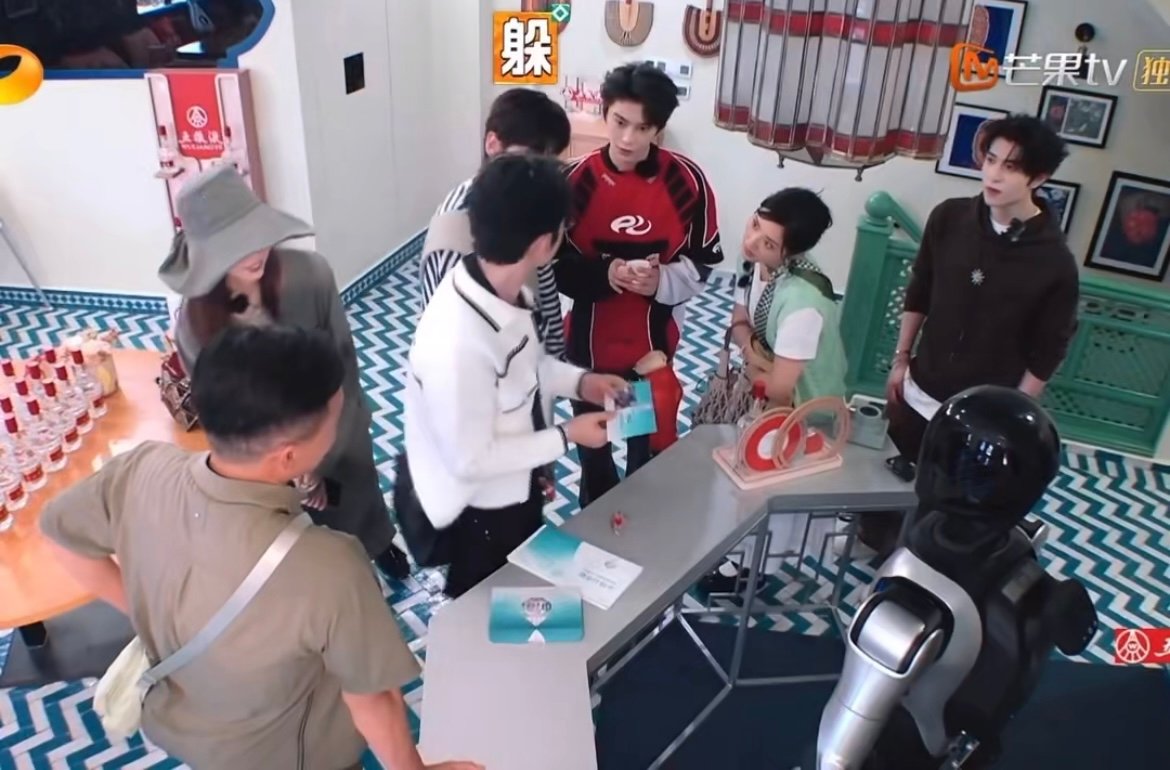 丁禹兮[超话]丁禹兮有女作家笔下塑造的男主灵魂丁禹兮在《中餐厅》里的每一个举动都