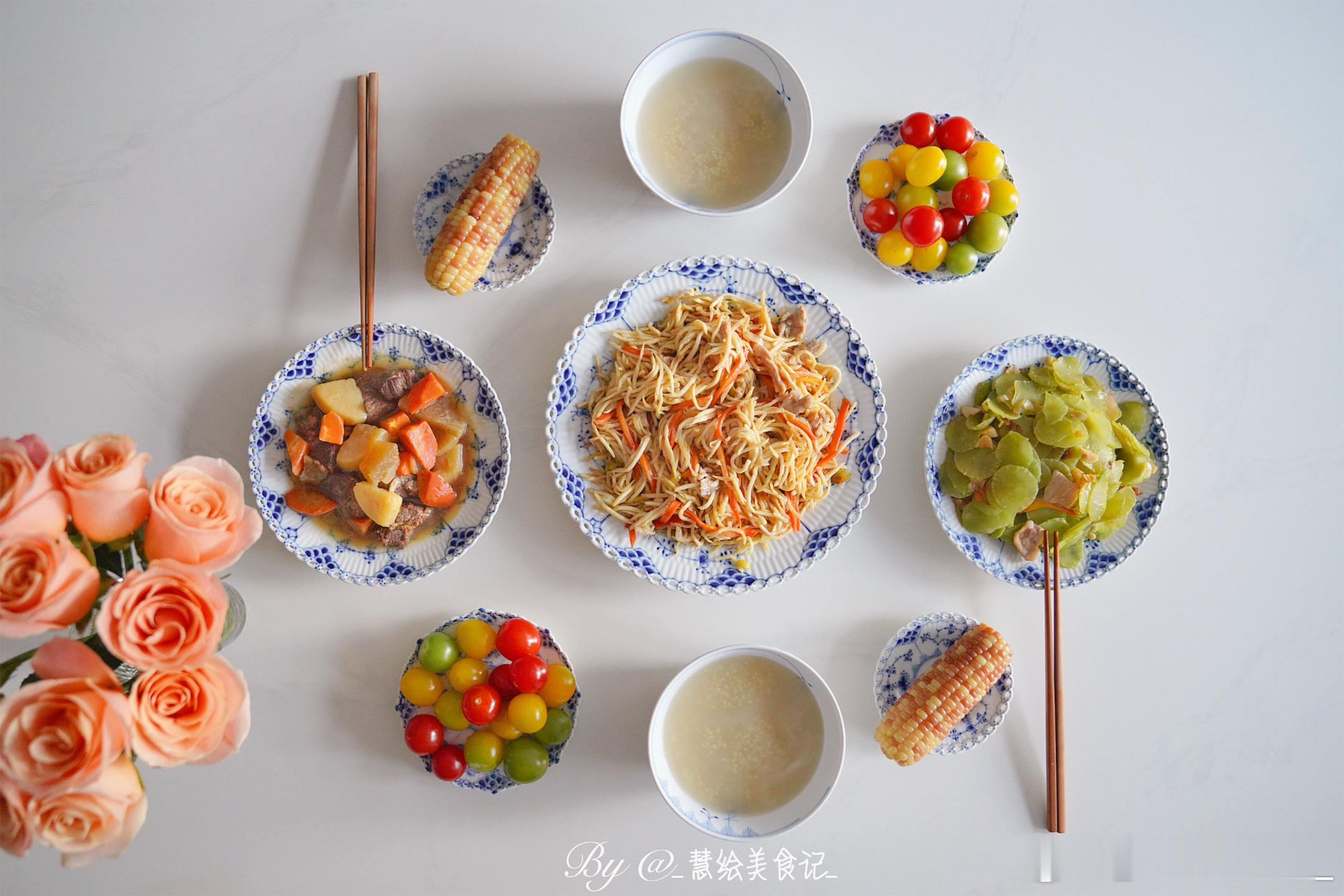 家常晚饭[干饭人]白萝卜土豆烧牛腩、茭白胡萝卜炒肉、莴笋炒肉、杂粮粥、蒸玉米、小