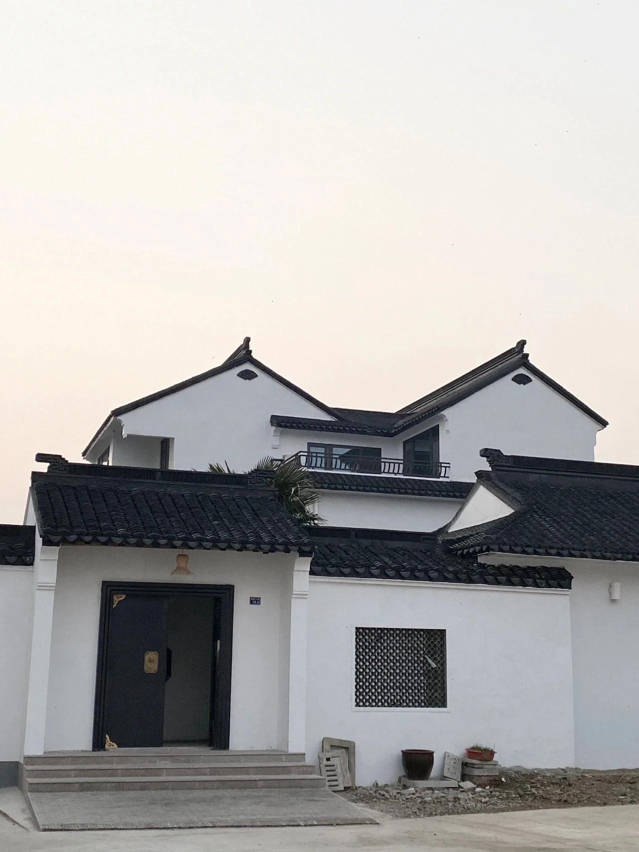 中式住宅才是YYDS！
看这套苏州一男主在老家的中式自建房，充满着传统气息，雅致