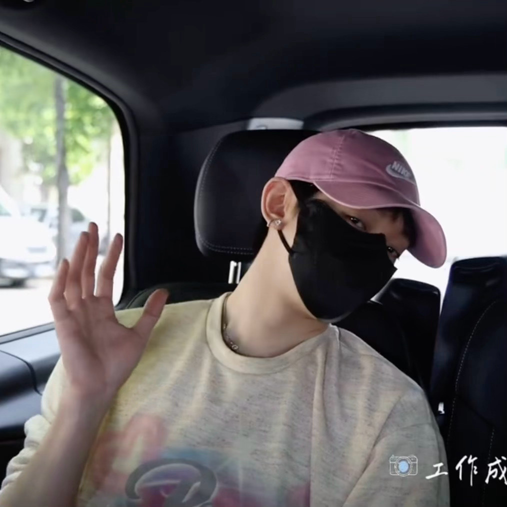 花少8北京开录你是说未来会有好多好多这样日常向的邓为可以看！！！已期待得发疯！！