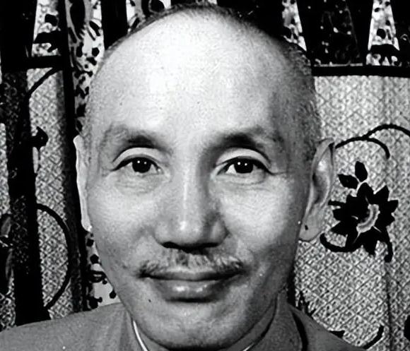 1932年，一场诈捐事件成为民国第一闹剧，跛脚农民梁作友声称要捐赠三千万，最后耍