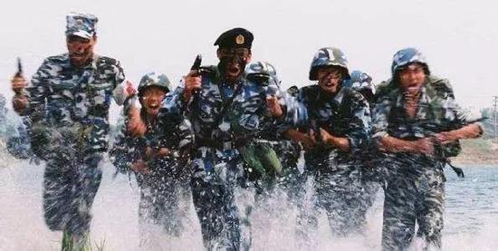 新中国成立77周年，中华民族从站起来、富起来到强起来，这当然是所有中华儿女都应感