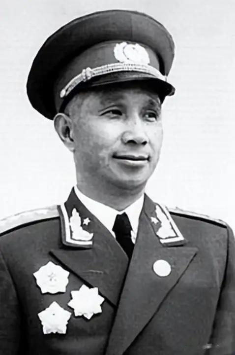 1969年3月，中苏边界的紧张气氛升级至极致，两国之间的战争阴影愈发浓重。在这种