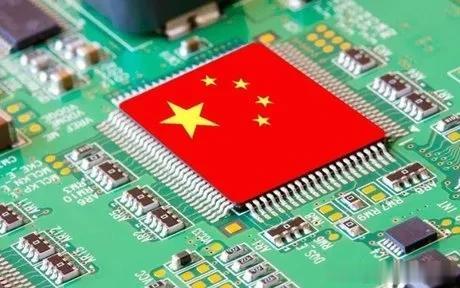  美国要用尽一切办法来打压遏制中国，因为美国把中国作为挑战其霸权的头号对手。

