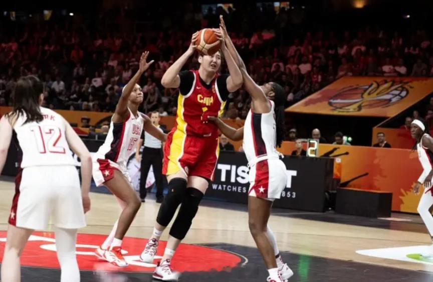 美国主帅说WNBA有张子宇一席之地 女篮世界杯中美战，中国女篮61-94输了33