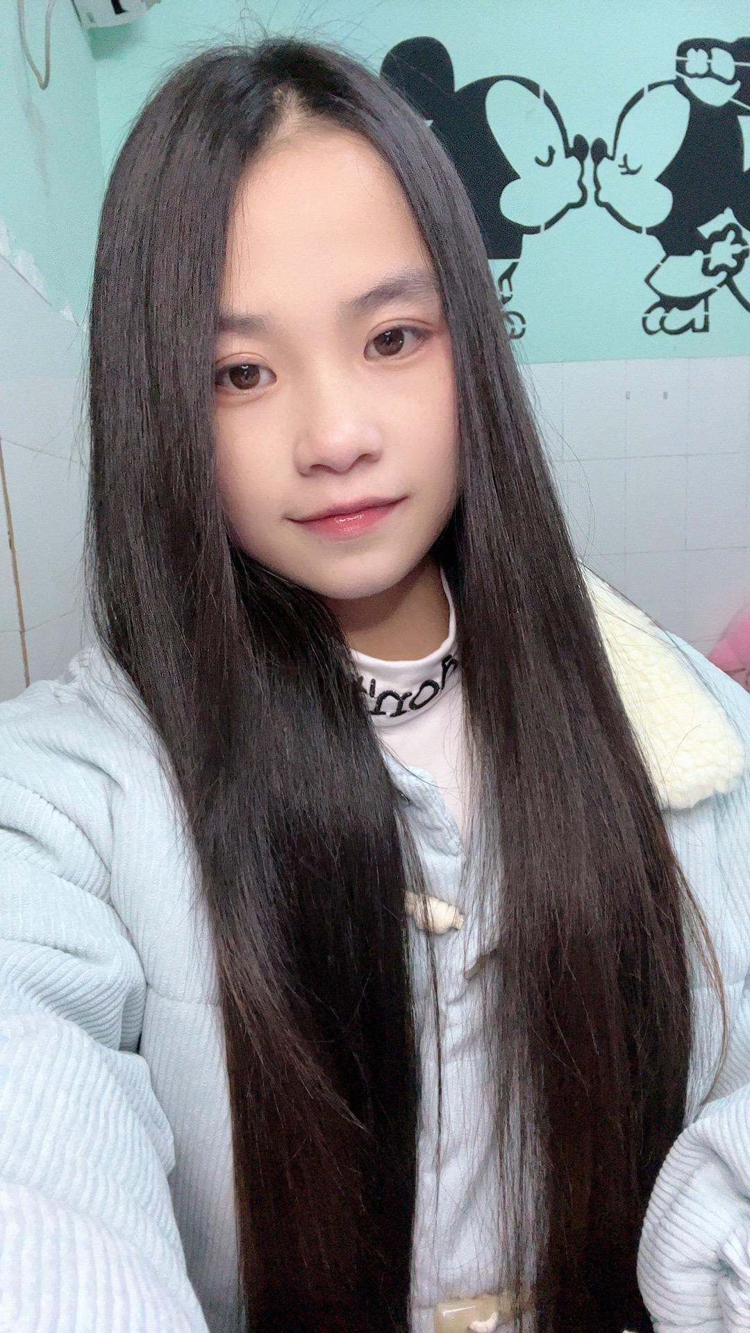 世界那么大，有人给你难堪有人给你解围，有人冷眼看你挣扎，有人明知道你在...