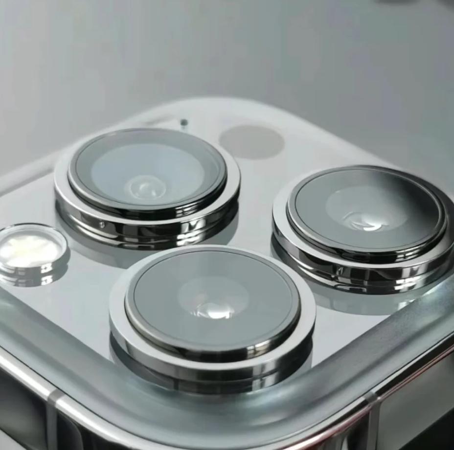 连一向在拍照上比较保守的苹果，在最新的iPhone 15 Pro都用上了5X潜望