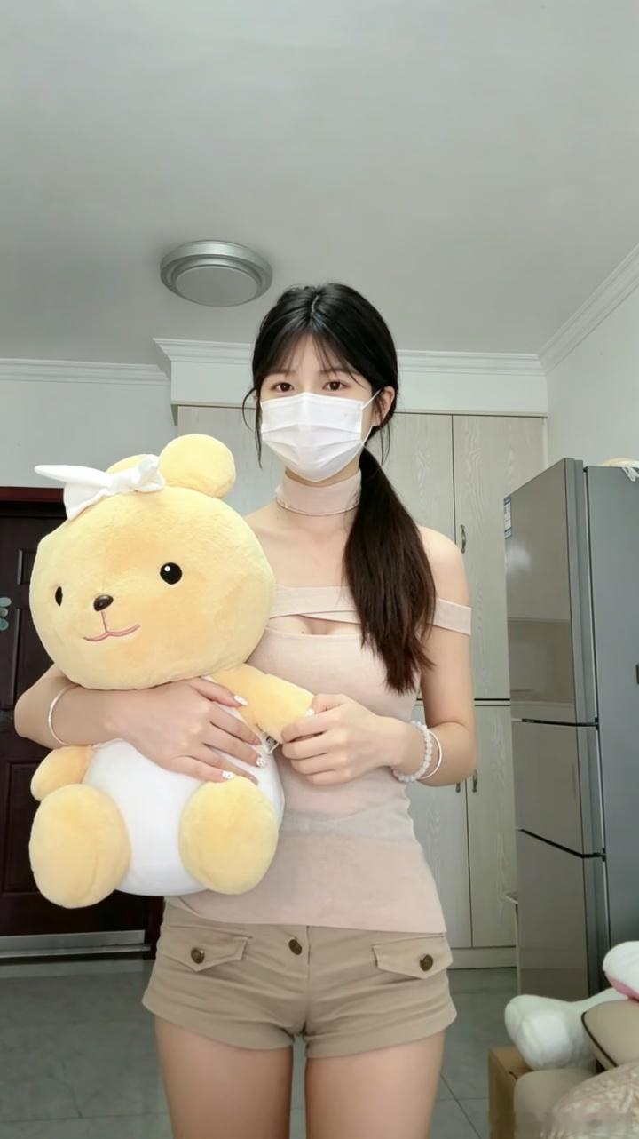 美女 可爱不只一点，当然要多一点 