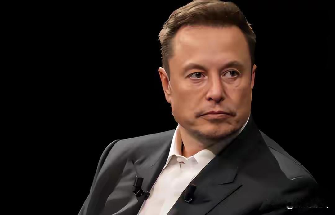 马斯克，绝对是美国对付我们的危险人物。
他漂忽不定的星链不仅危及我国的天宫，还给