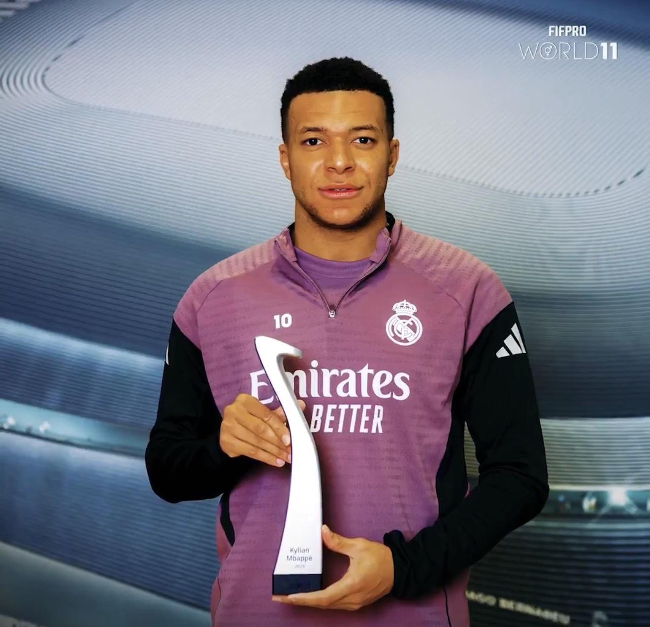 皇马 FIFPro年度最佳阵容奖杯🔥 