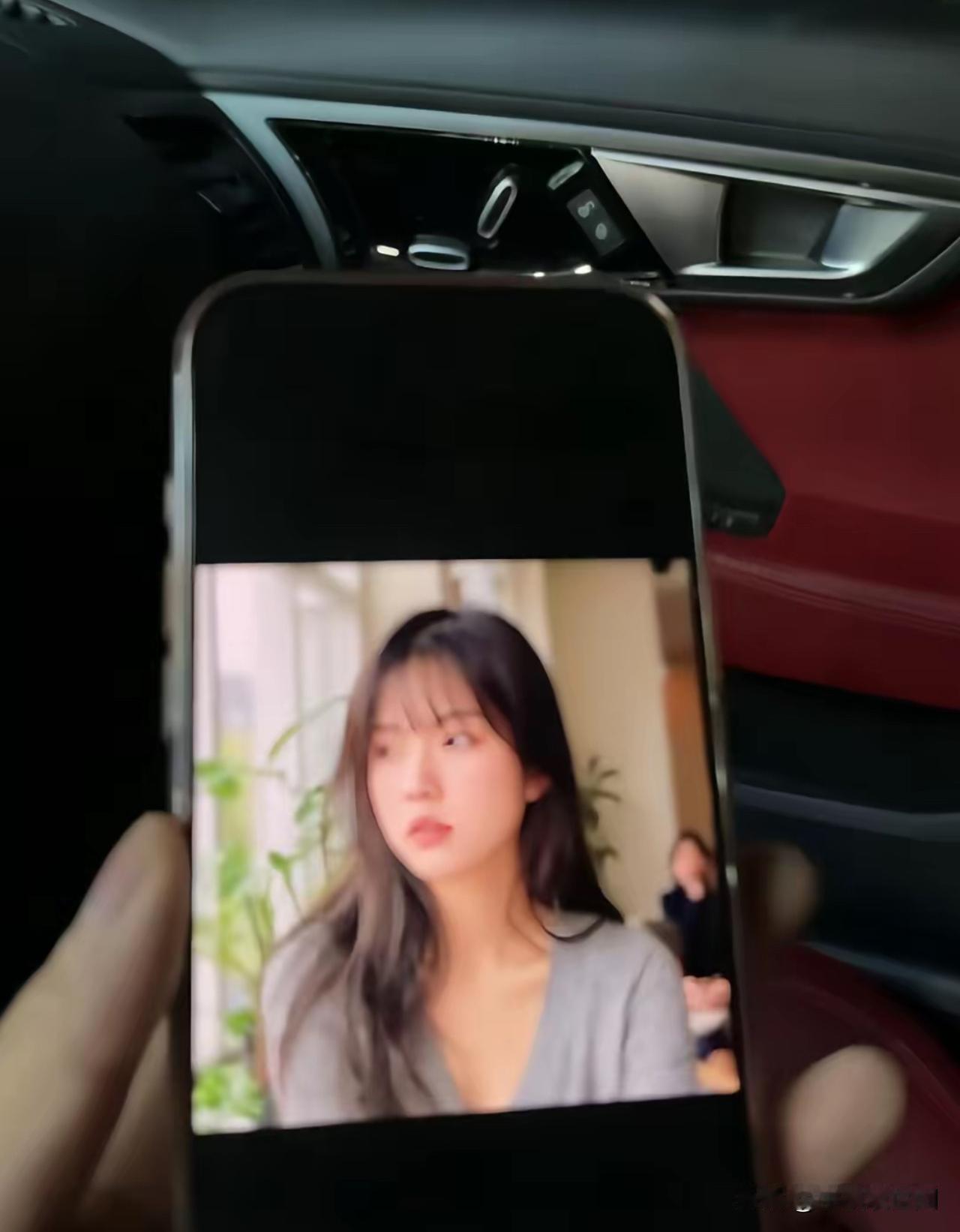 今天我和聊了半个多月的女网友见面了，我该不该走啊，友友们[捂脸]