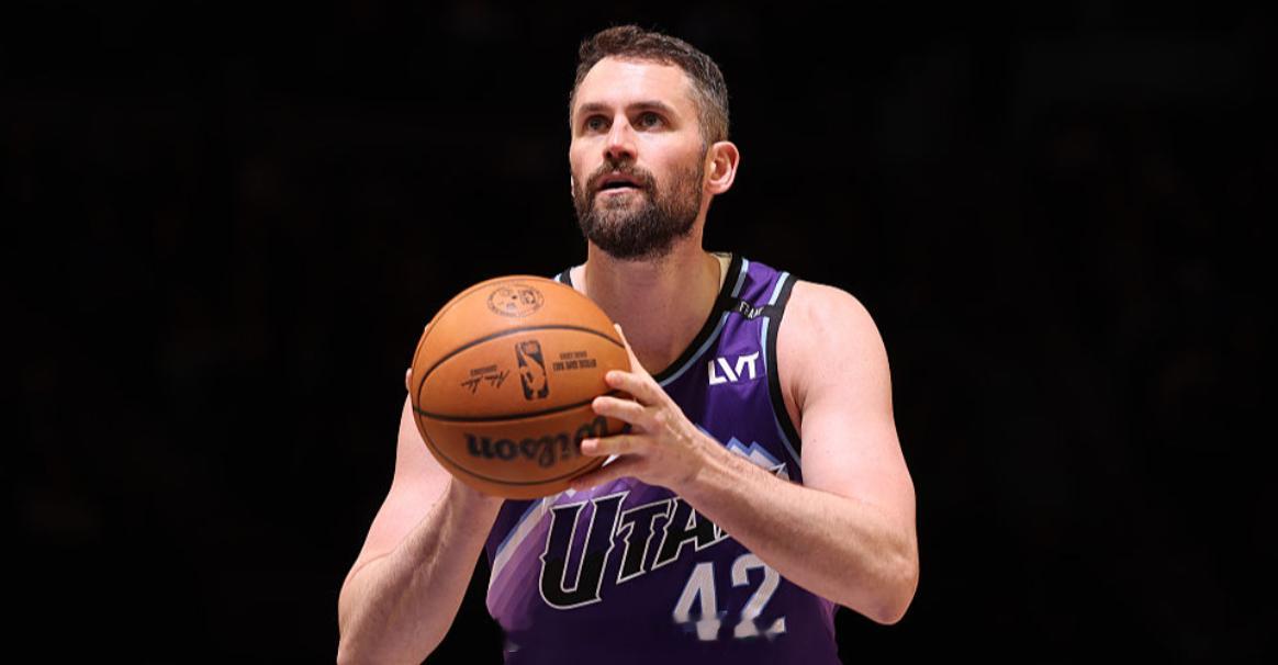 骑士正在寻找另一名内线。ESPN记者Brian Windhorst在播客节目中透