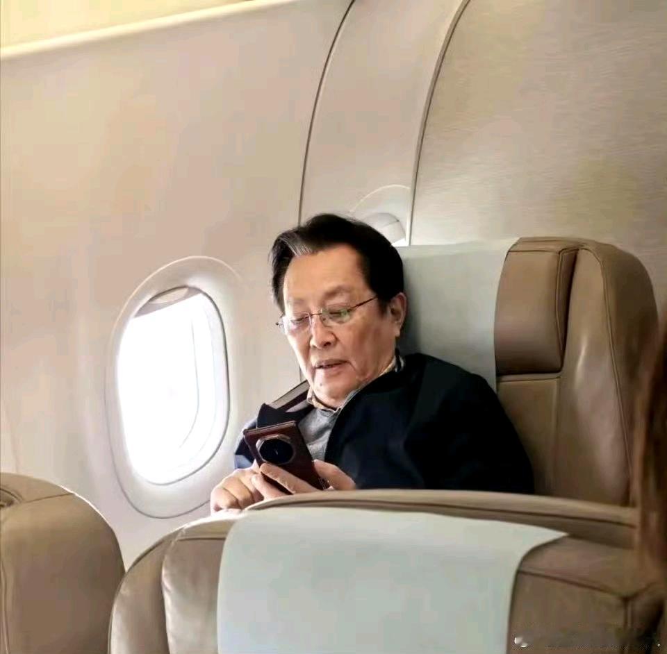 诸葛孔明先生用的什么手机，我也买一个。孔明借荆州 孔明人生智慧 孔明病逝 孔明羽