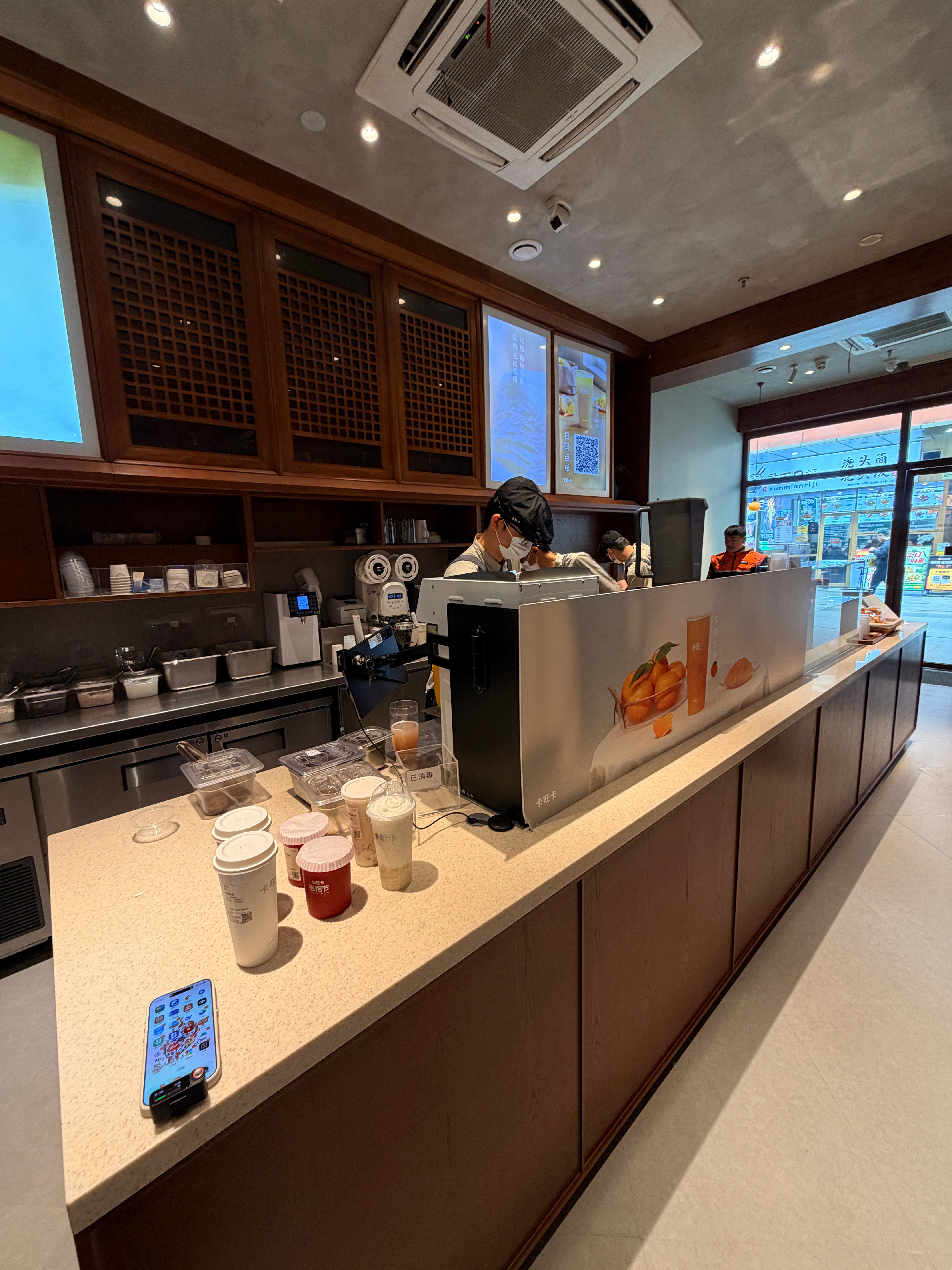 这是我昨天拍的合肥的卡旺卡人少+服务好+当季新品好喝希望大家多来合肥玩卡旺卡、詹