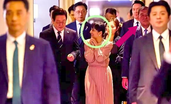 石破茂的这位夫人挺有意思——

石破茂赶在卸任首相前，趁着还可以公费旅游，带着夫