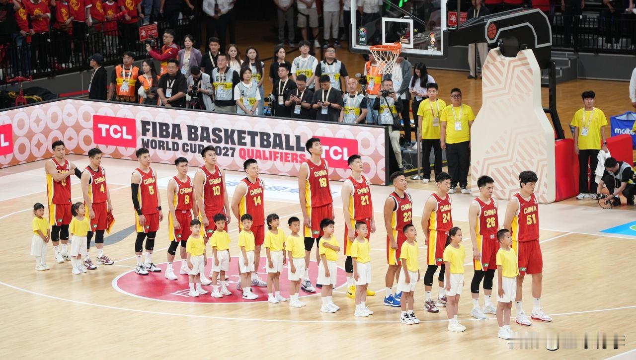 中国男篮热身赛后进入世预赛模式，一喜一悲！
据说中国男篮8月22日提前5天就要去