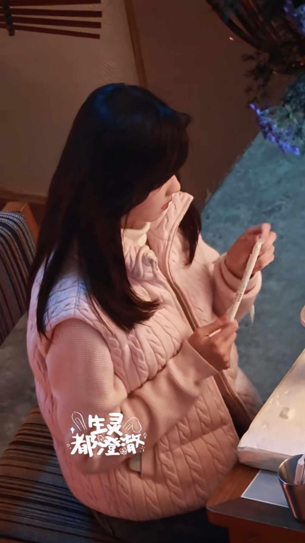 嘟嘟又又又穿了我们家的衣服
今日乖乖嘟粉粉嘟～超适配我们家樱花粉🌸的人出现了！