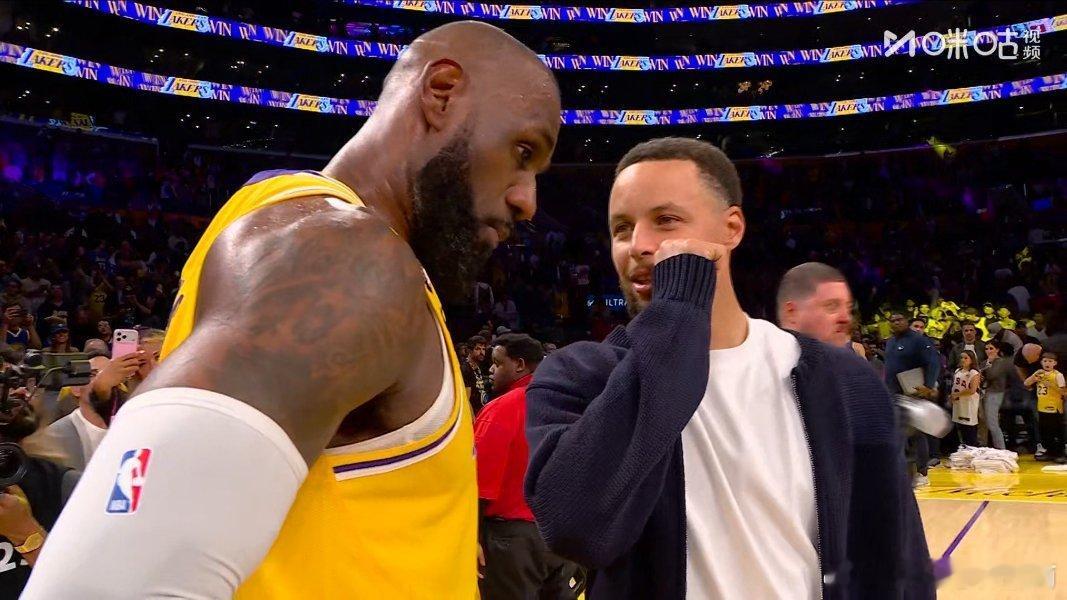 赢了！湖人主场105:99战胜勇士！勇士vs湖人洛杉矶湖人  cr：勒布朗图汇 